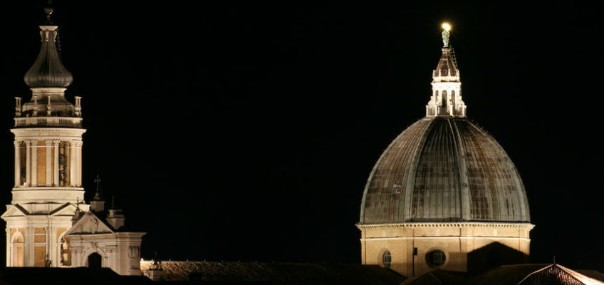 LORETO (AN): ROSARIO E INTENZIONI DI PREGHIERA NELL’ATTESA DEL PAPA