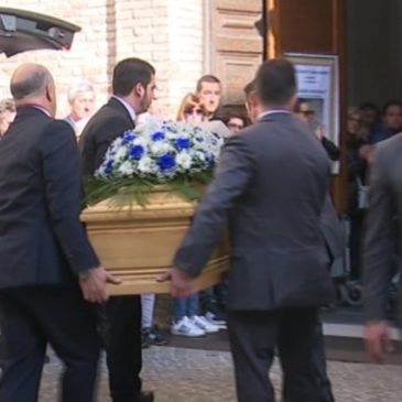 A CASTELFIDARDO I FUNERALI DI ELISA E GIANLUCA