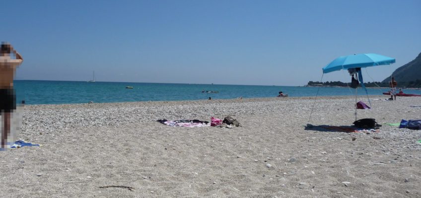 STOP ALLA PLASTICA MONOUSO SULLE SPIAGGE DI ANCONA