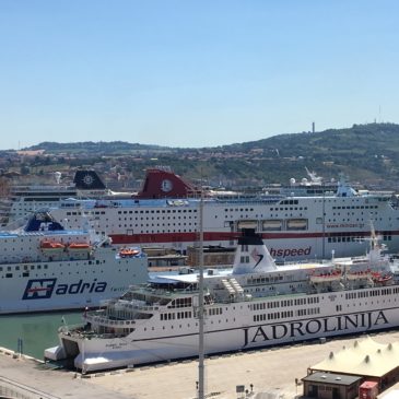 PORTO DI ANCONA FINE SETTIMANA CON MIGLIAIA DI TRANSITI