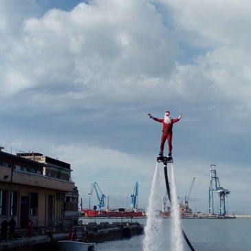 TANTI BABBO NATALE AD ANCONA