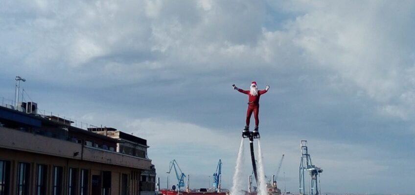TANTI BABBO NATALE AD ANCONA