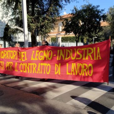 A PESARO IN 3 MILA PER IL RINNOVO DEL CONTRATTO DEL COMPARTO LEGNO