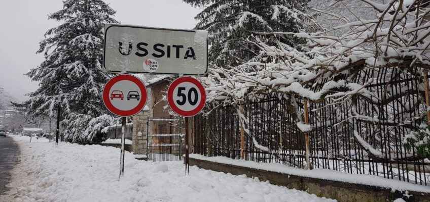 LA NEVE COPRE TUTTO L’ENTROTERRA MARCHIGIANO