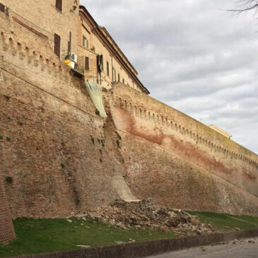 NUOVO CROLLO DELLE MURA A CORINALDO (AN)