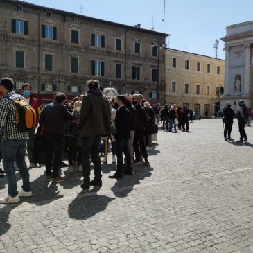 A PESARO LA PROTESTA DEI GESTORI DELLE ATTIVITA’ CHIUSE DAI DPCM ANTI COVID