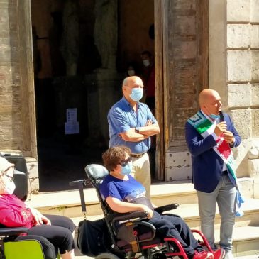 A OSIMO LA LEGA DEL FILO D’ORO LANCIA LO “YARN BOMBING”