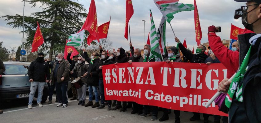A Jesi la manifestazione contro la chiusura dello stabilimento della Caterpillar
