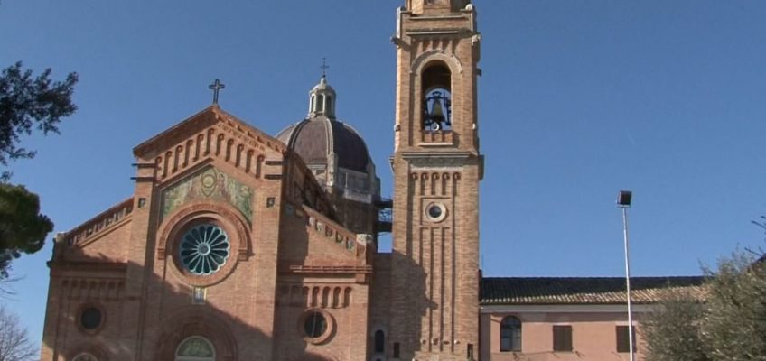 OPEN DAY A TREIA E IL SANTUARIO SI TRASFORMA IN CENTRO VACCINALE