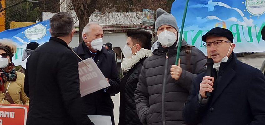 INFERMIERI IN PROTESTA AD ANCONA: “NOI EROI DIMENTICATI”