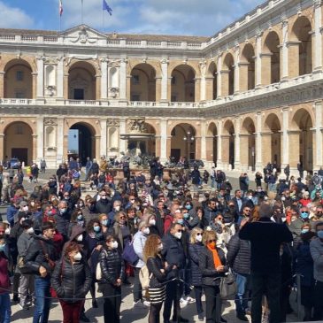 PASQUA, TANTI FEDELI  A LORETO