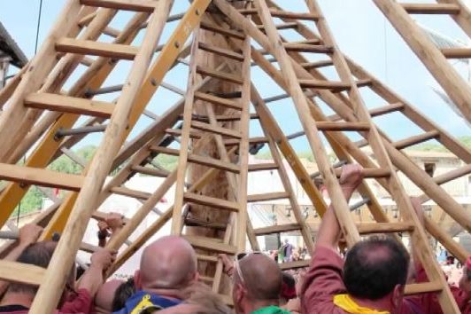 A SPELONGA DI ARQUATA PRENDE IL VIA  LA FESTA BELLA