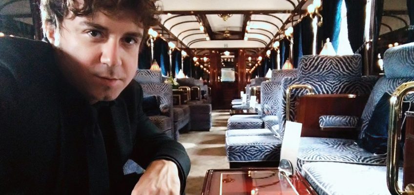 DA OSTRA ALL’ORIENT EXPRESS  IL TALENTO DI LUCA CERIGIONI, IL PIANISTA A BORDO DEL CELEBRE  TRENO