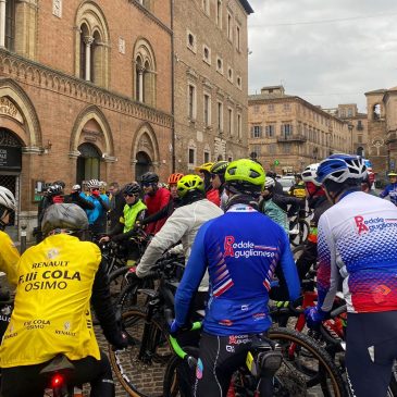 CICLISTI DA TUTTA ITALIA A OSIMO PER PEDALARE CON NIBALI