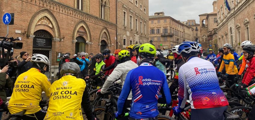 CICLISTI DA TUTTA ITALIA A OSIMO PER PEDALARE CON NIBALI