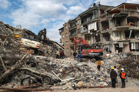 SISMA TURCHIA E SIRIA, DALLE MARCHE PRONTO A SALPARE IL CARICO DI BENI DESTINATI AI TERREMOTATI