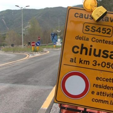 STRADA DELLA CONTESSA CHIUSA, PROTESTE E DISAGI PER RESIDENTI E COMMERCIANTI