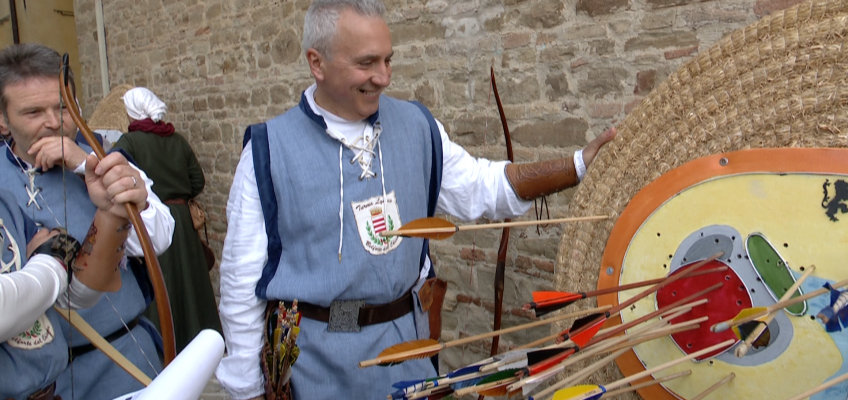 OLTRE 200 ARCIERI A CUPRAMONTANA PER LA RIEVOCAZIONE STORICA “ARMATI DELL’ANTICA MARCA”