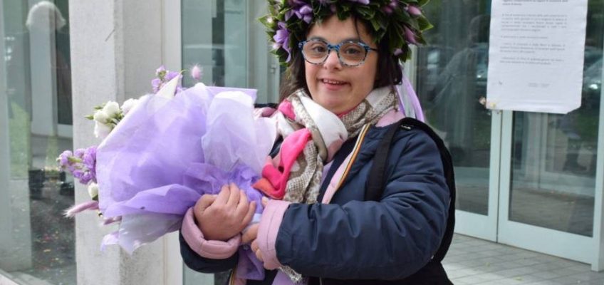 ELEONORA, DOTTORESSA “SPECIALE”: CON LA LAUREA IN TASCA ABBATTE LE BARRIERE DELLA DISABILITÀ