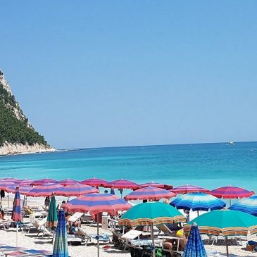 RIVIERA DEL CONERO, TRA RINCARI E MALTEMPO IL TURISMO NON DECOLLA