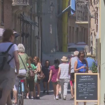 IN CALO IL TURISMO NELLE MARCHE MA AUMENTANO I TURISTI STRANIERI