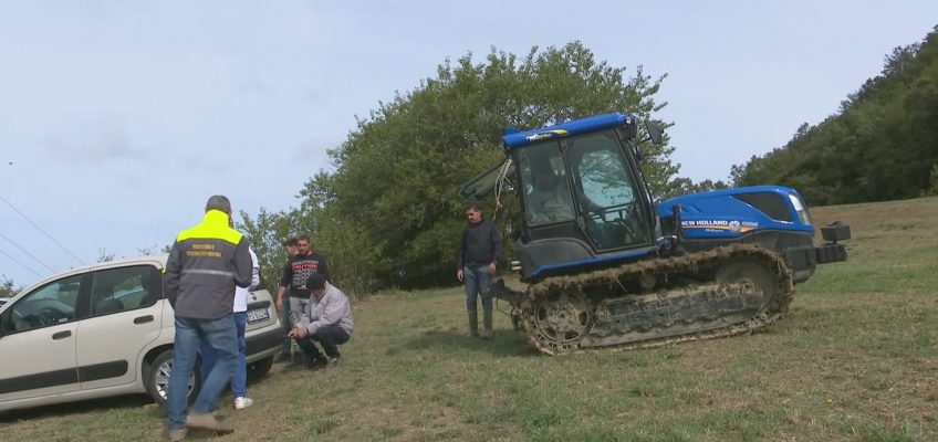 BOMBA D’ACQUA A SMERILLO, 30 AUTO BLOCCATE IN UN TERRENO