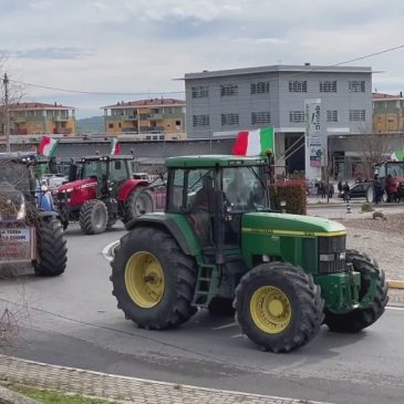 A VALLEFOGLIA TRATTORI IN CORTEO