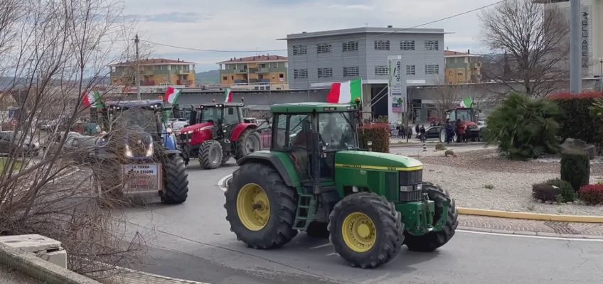 A VALLEFOGLIA TRATTORI IN CORTEO