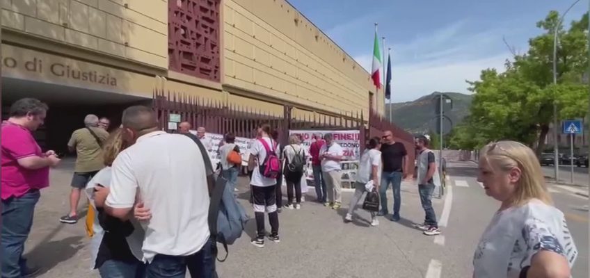 SIT IN DEI PARENTI DELLE VITTIME DI RIGOPIANO