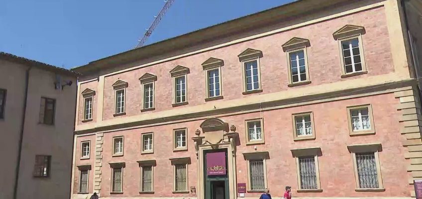 PESARO, PALAZZO LAZZARINI IN SALA TRUCCO