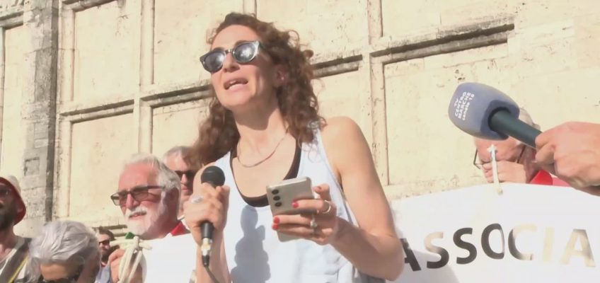 ASCOLI PICENO, PARATA ANTIFASCISTA PER LORENZA ROIATI