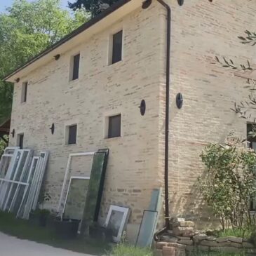 MONSAMPIETRO MORICO, 20ENNE ALCOLTELLA LA COMPAGNA DEL PADRE